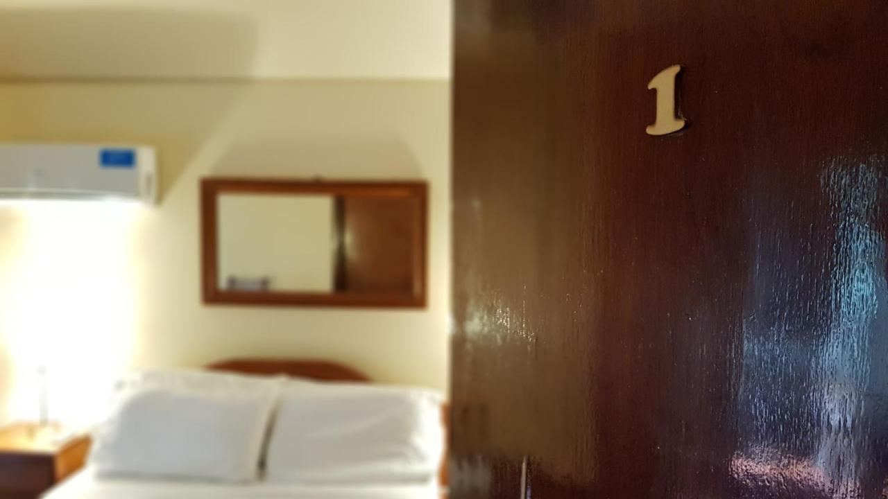 Casa Folks - Bed And Breakfast Puerto Iguazu Luaran gambar