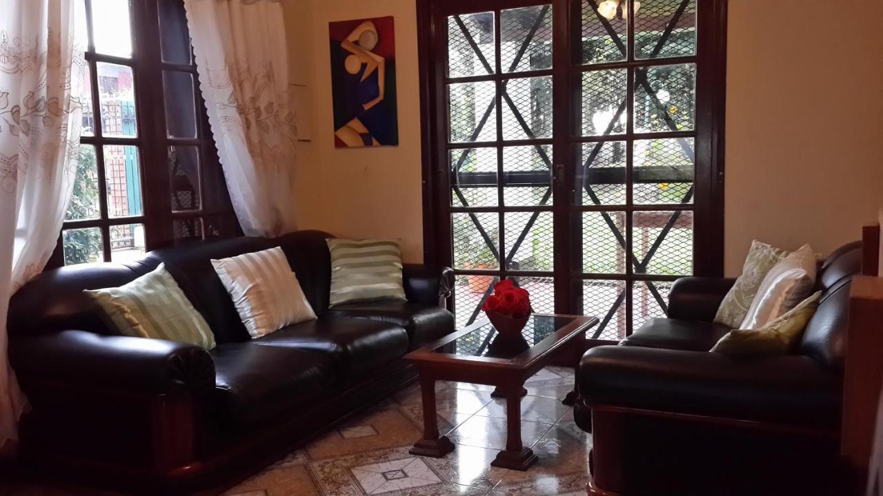Casa Folks - Bed And Breakfast Puerto Iguazu Luaran gambar