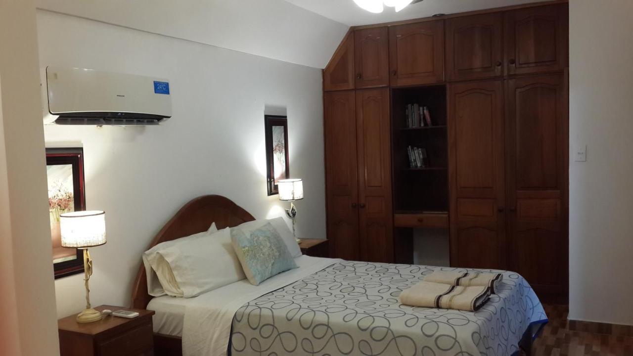 Casa Folks - Bed And Breakfast Puerto Iguazu Luaran gambar